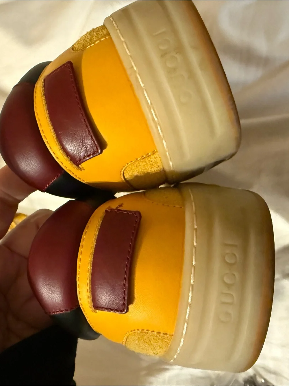 Gucci vintage men’s Yellow Lace-Up Casual Sneakers